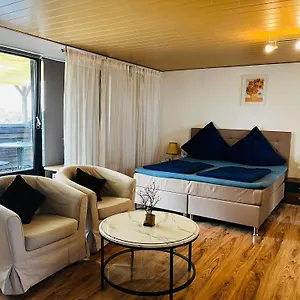 spacious-private-studio-apartment-with-balcony.dusseldorf-hotel.net/