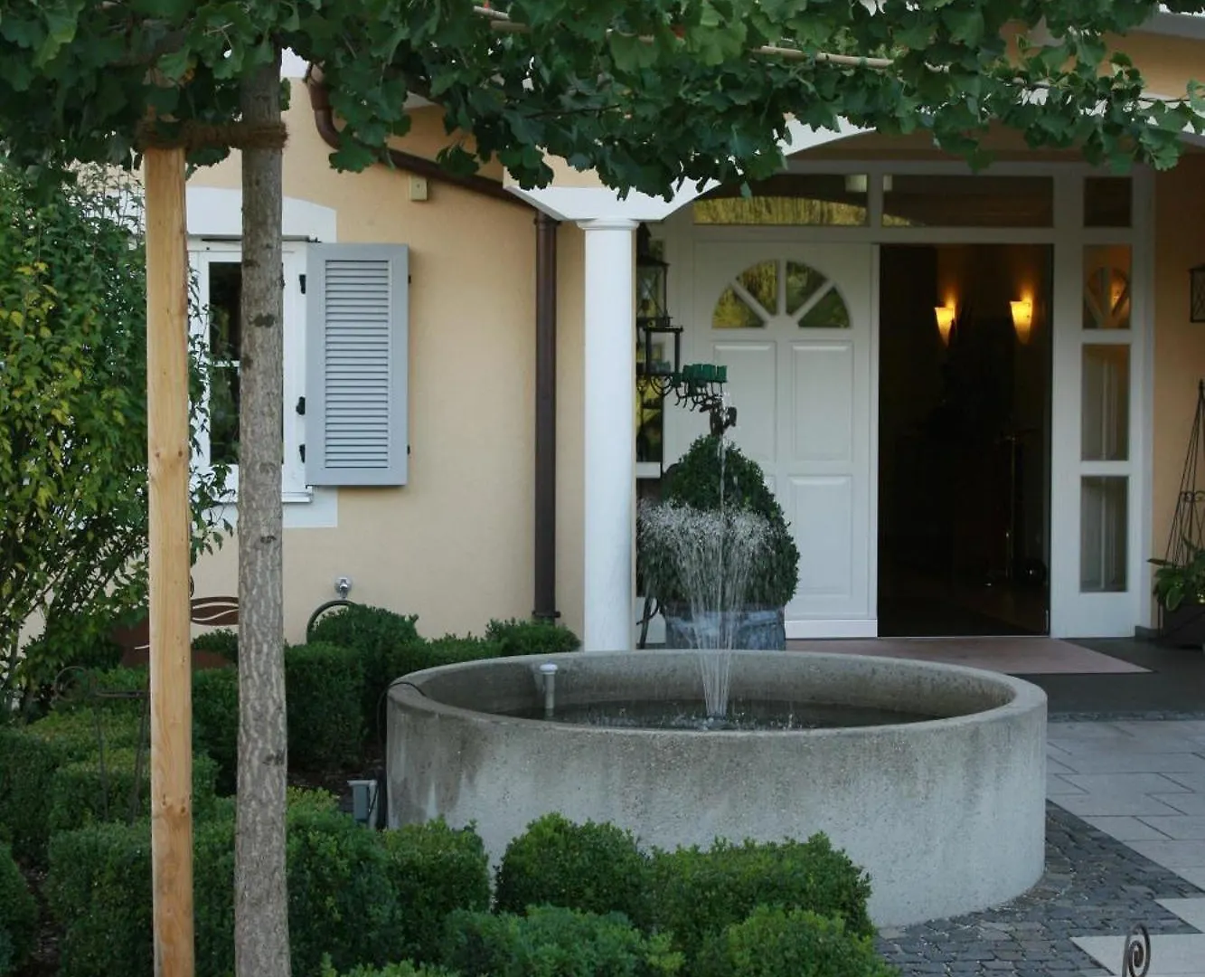 Ampervilla Hotel Fahrenzhausen 4*,